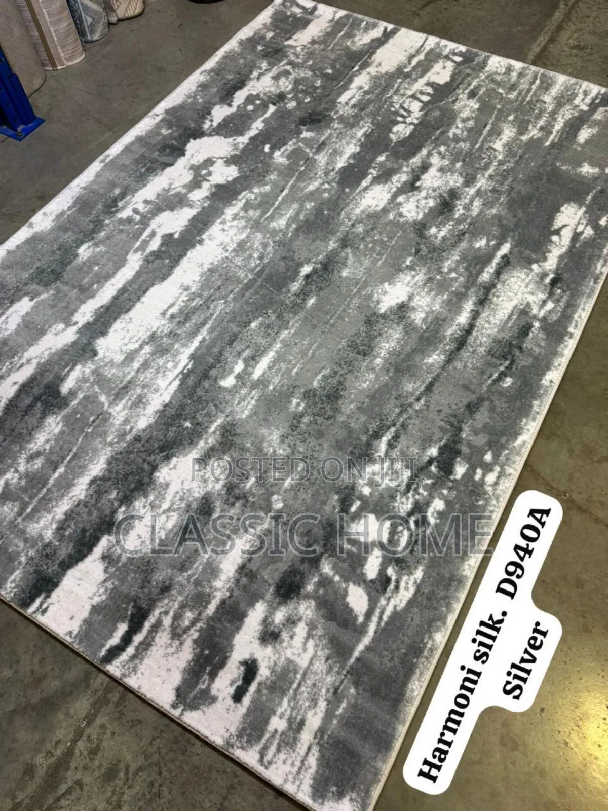 Harmony Silver Center Rug