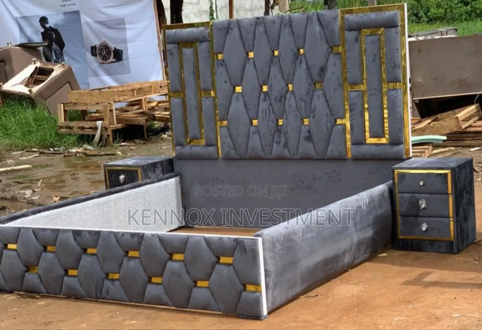King Size Upholstery Bedframe With 2 Bedsides Drawers (6 by 6)