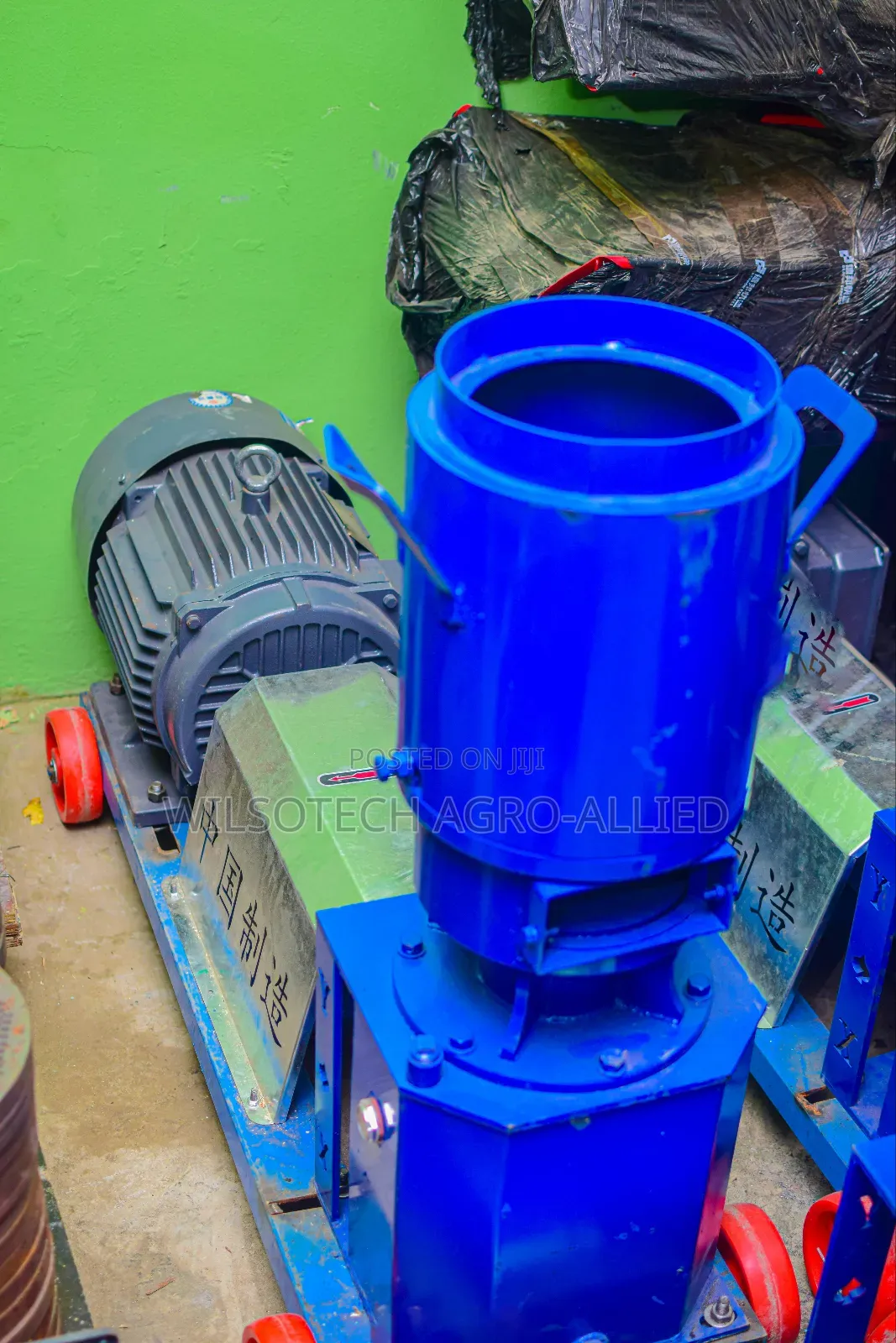 New Version of 300kg Pelletizer (Roller Movement Type)