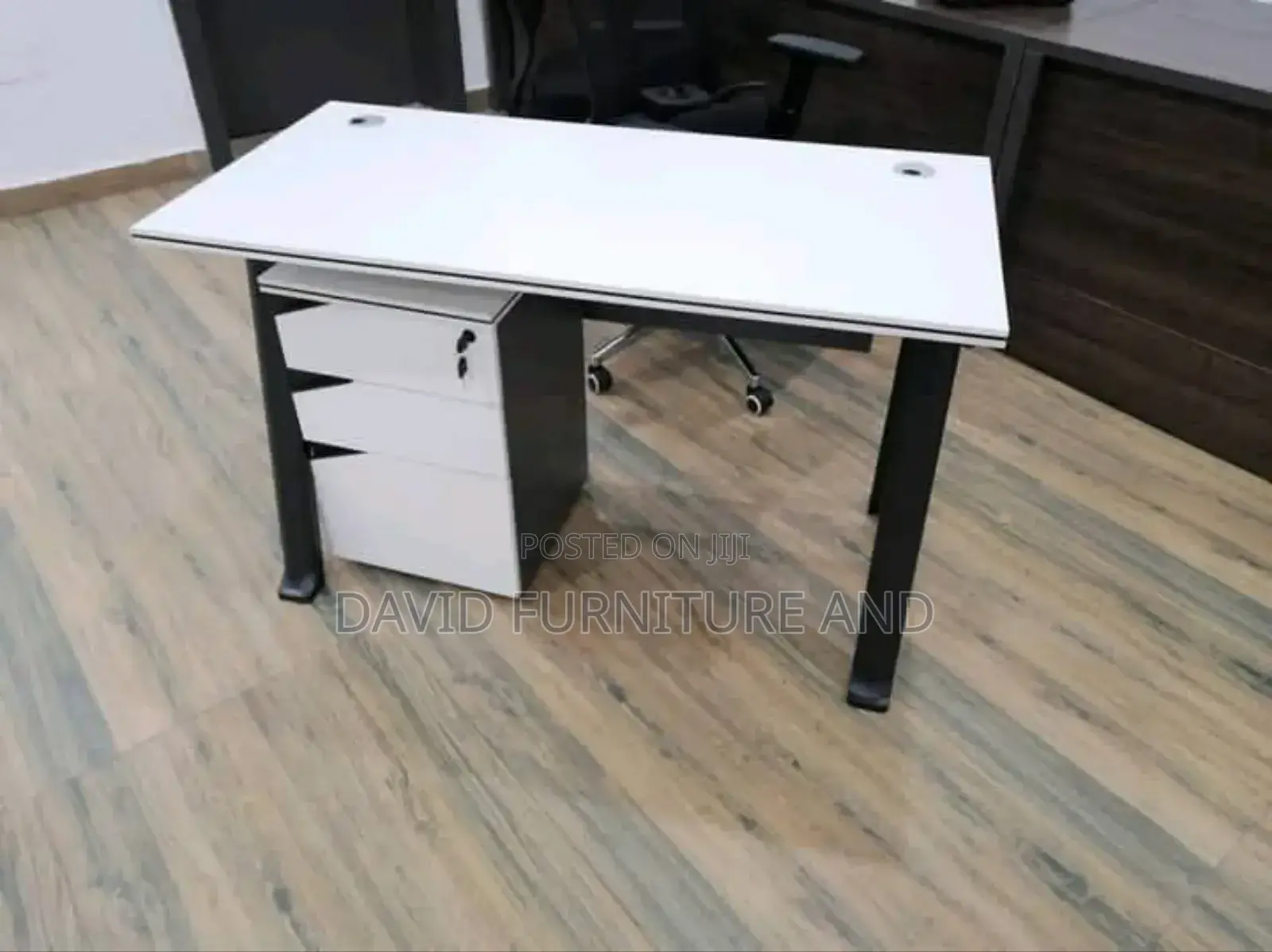 Iron Leg Office Desk (1.2)