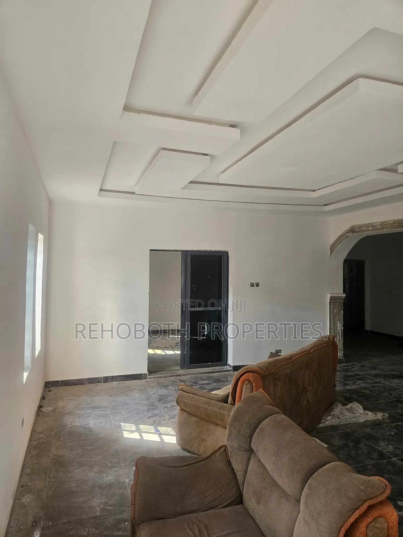 5bdrm Bungalow in Olakunle, Ibadan for sale