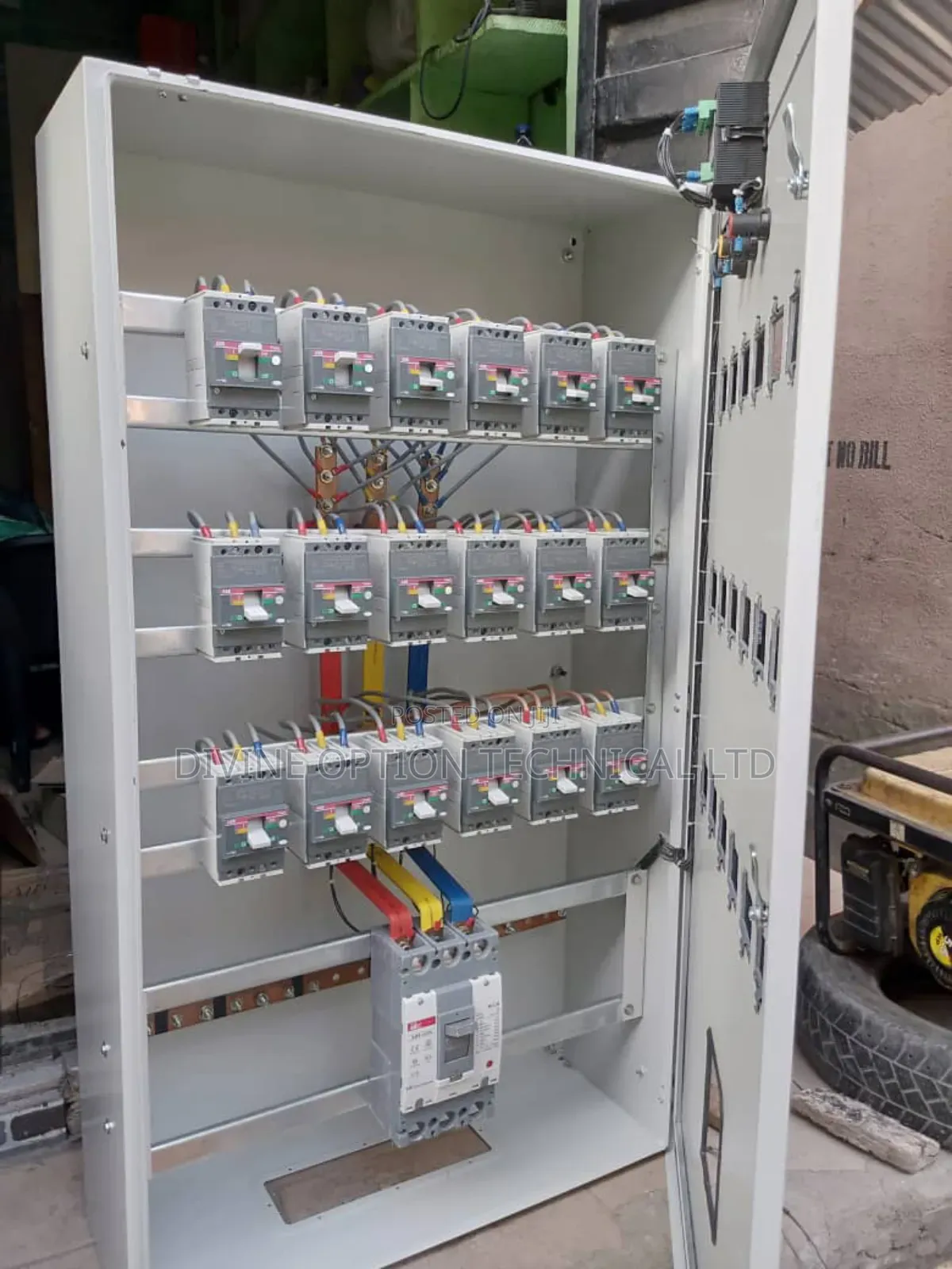 630amps Incomer With 18ways Outgoing 200amps