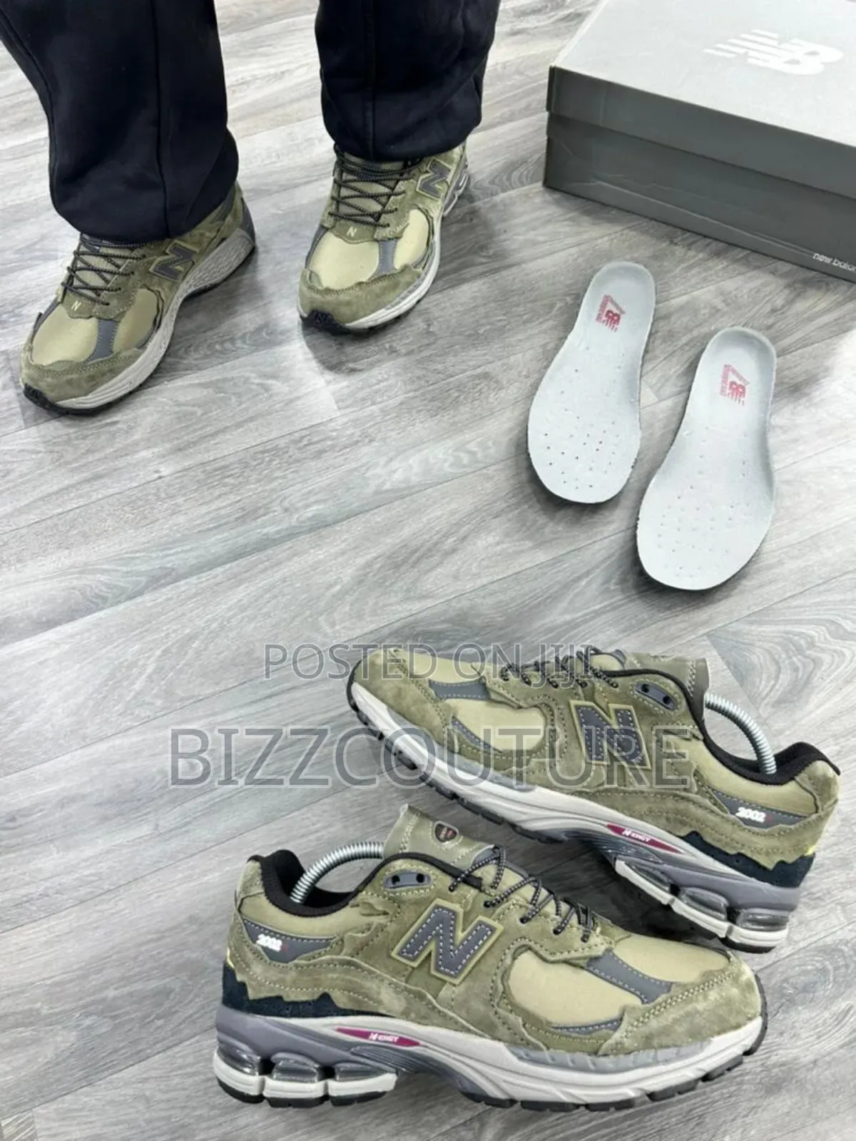 Original New Balance 2002r Sneakers Available in Store