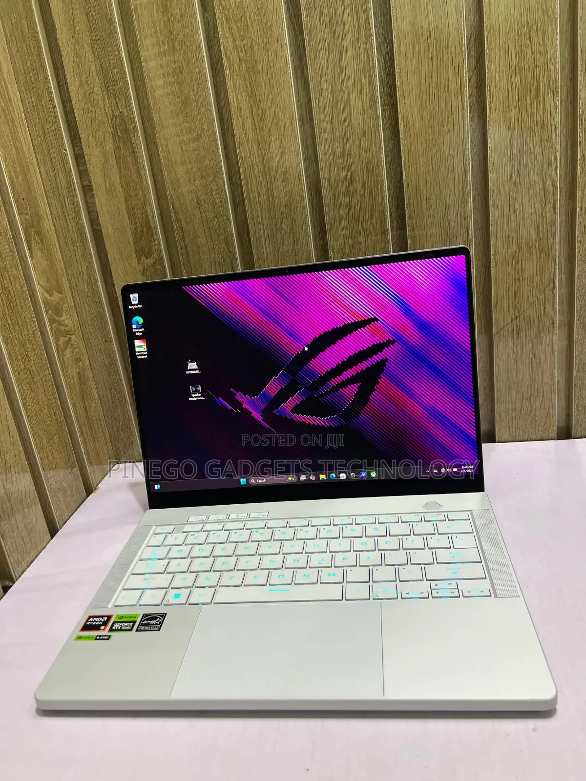 Laptop Asus ROG Zephyrus G14 16GB AMD Ryzen 9 SSD 1T