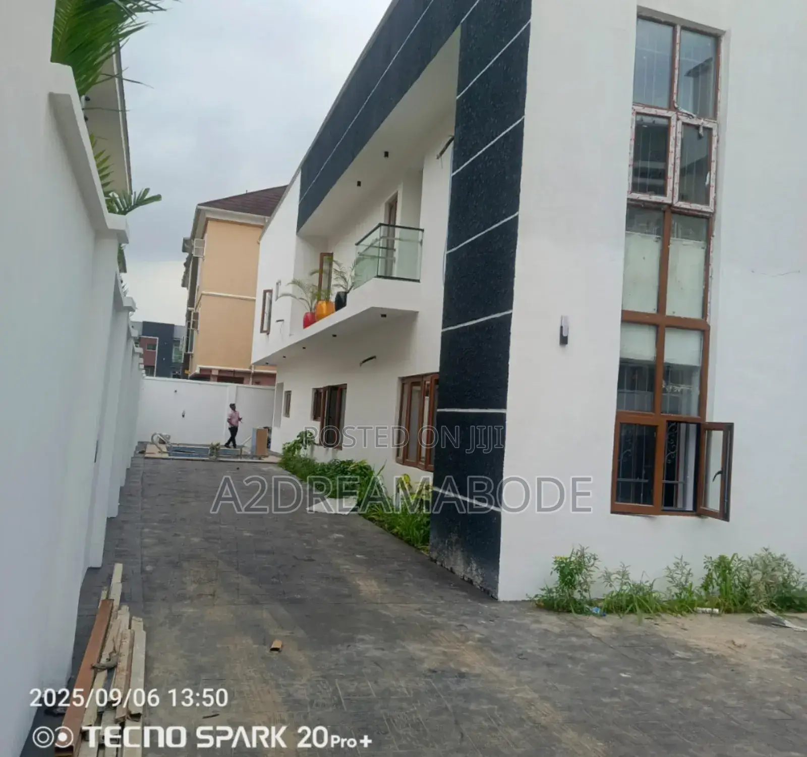 6bdrm Duplex in Ikeja Gra for sale