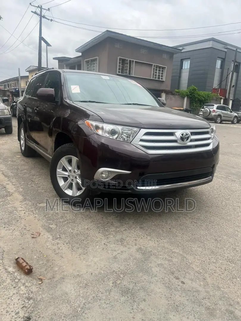 Toyota Highlander SE 2012 Red