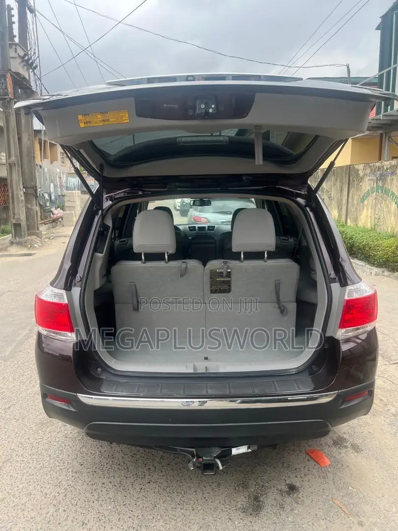 Toyota Highlander SE 2012 Red