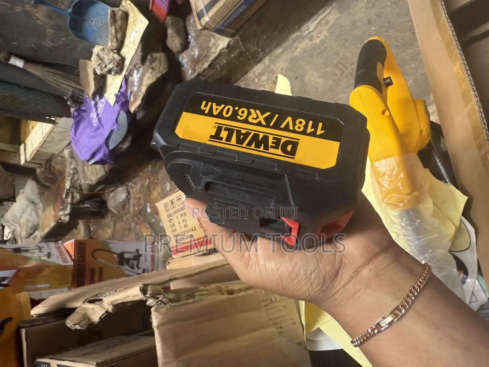 Battery Rechargeable Bush Trimmer, 2 Batteries 5 Blades