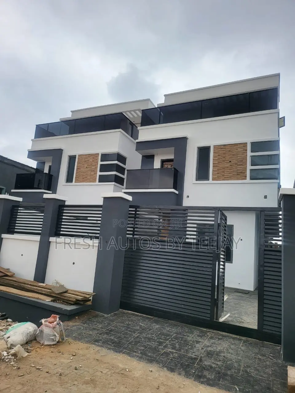 4bdrm Duplex in Omole Phase2 Estate for sale