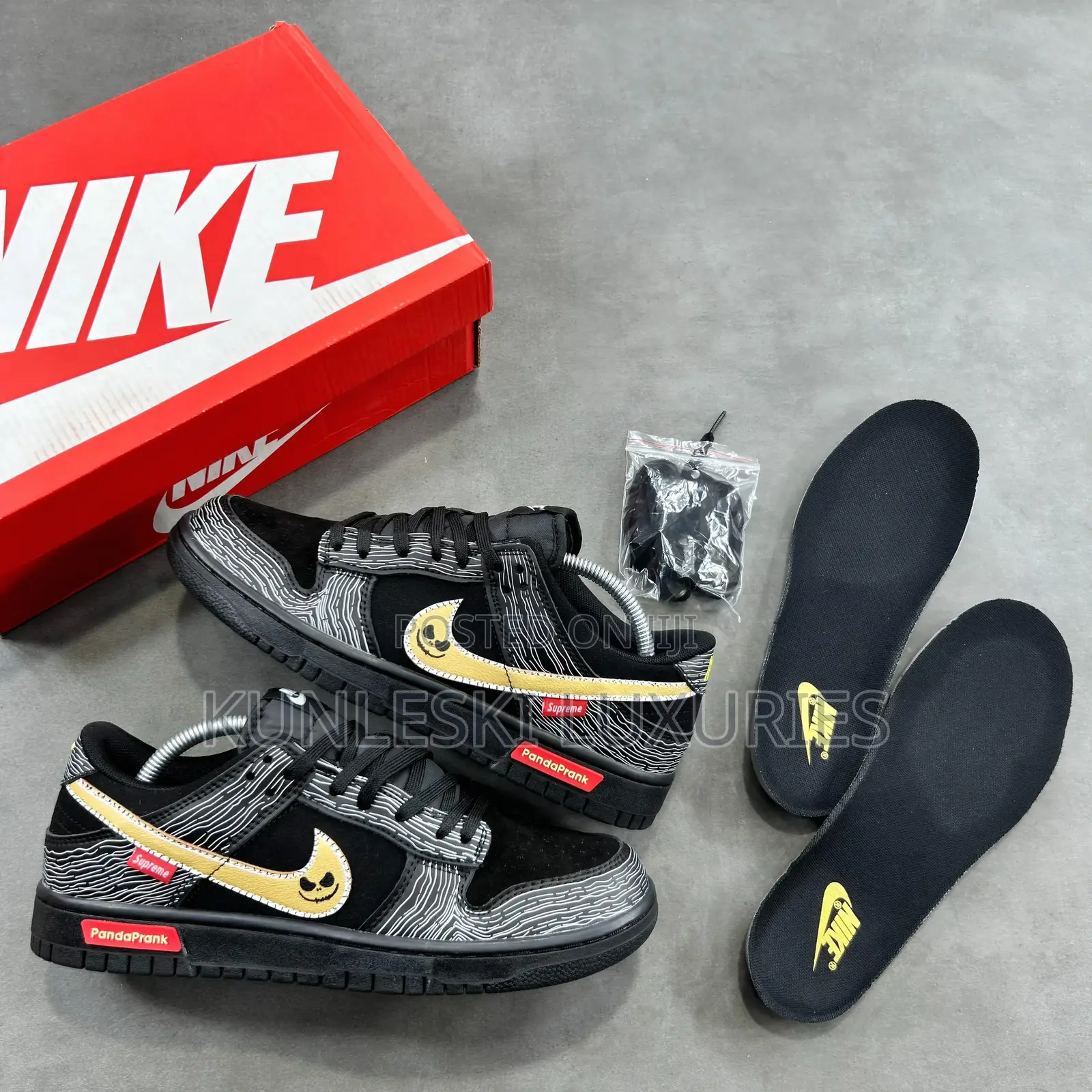 Original Supreme X Nike Sb Dunk Low Panda Prank Black Sneakers