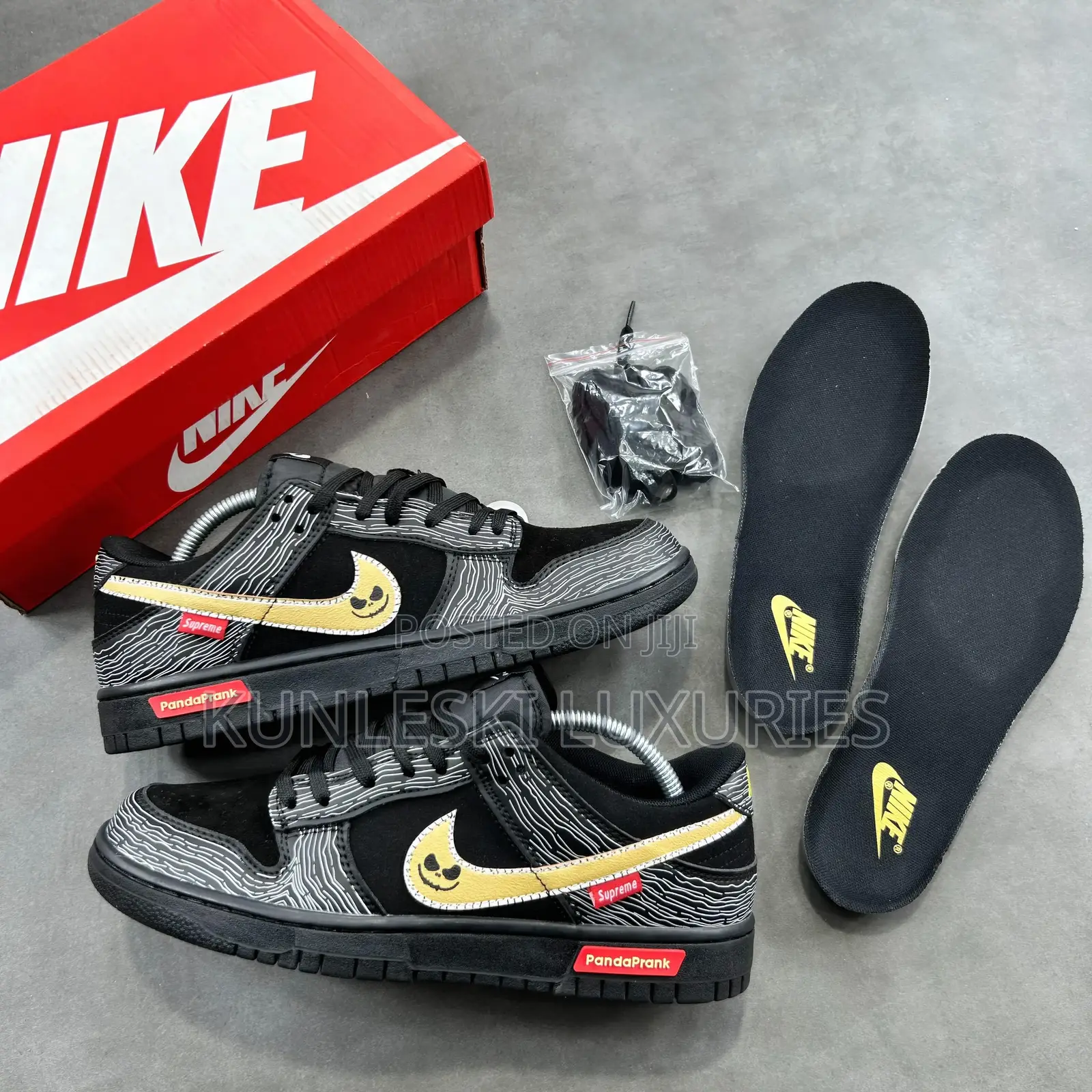 Original Supreme X Nike Sb Dunk Low Panda Prank Black Sneakers