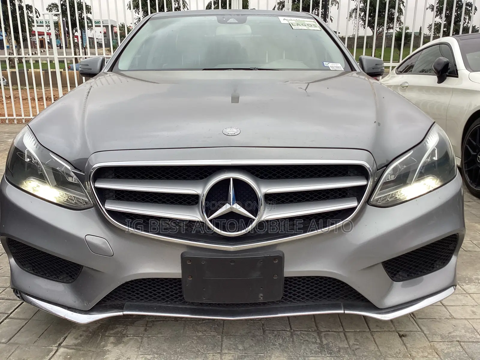 Mercedes-Benz E350 Base 4Matic Sedan AWD (3.5L 6cyl 7A) 2014 Gray