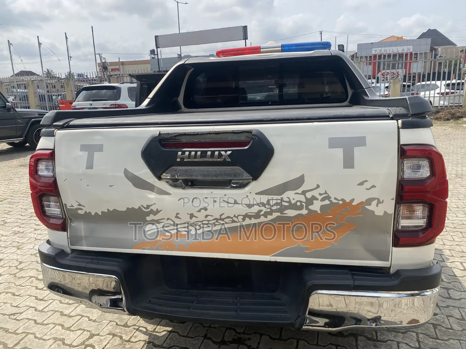 Toyota Hilux 2018 White