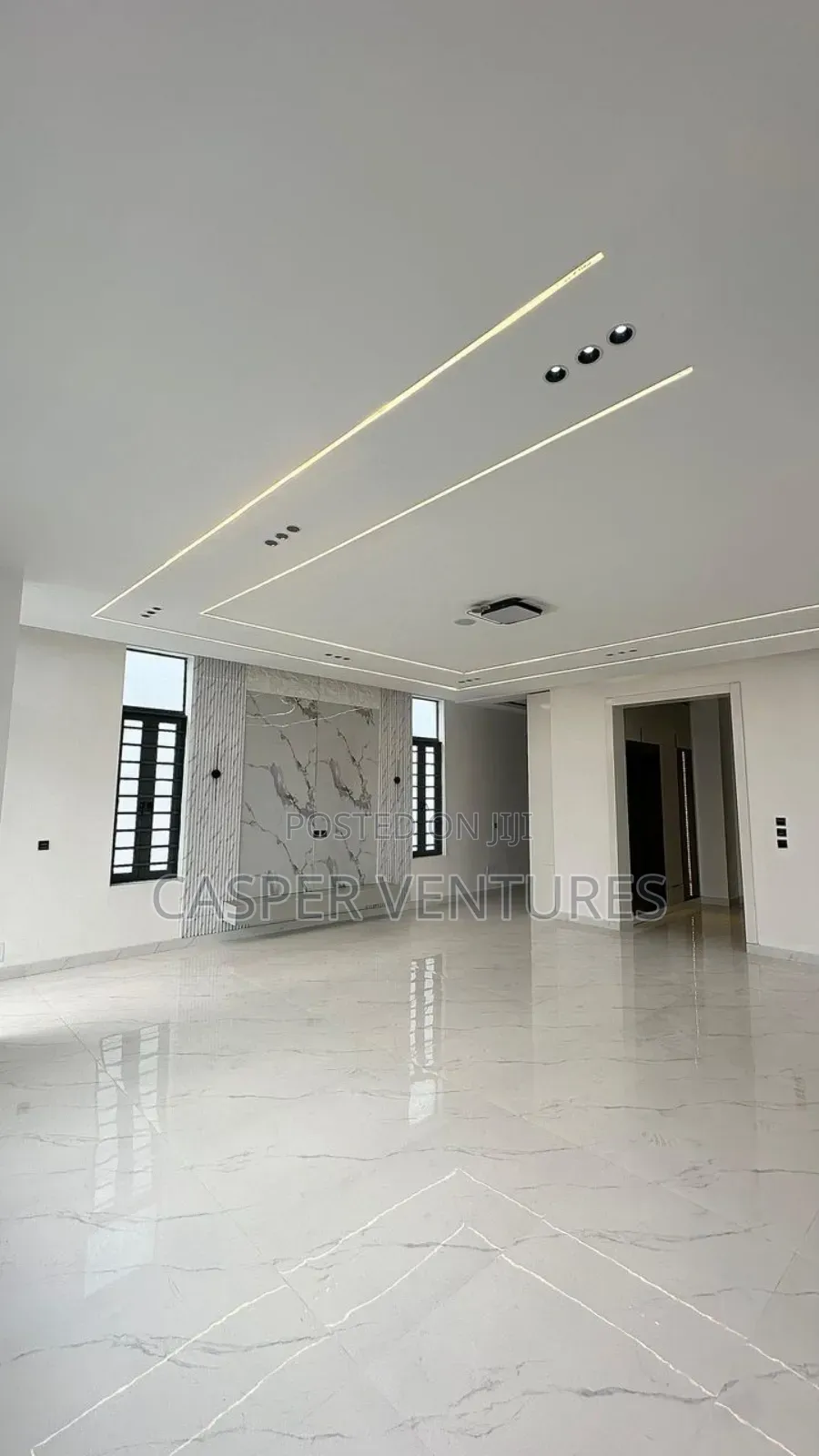 5bdrm Duplex in Chevron for sale