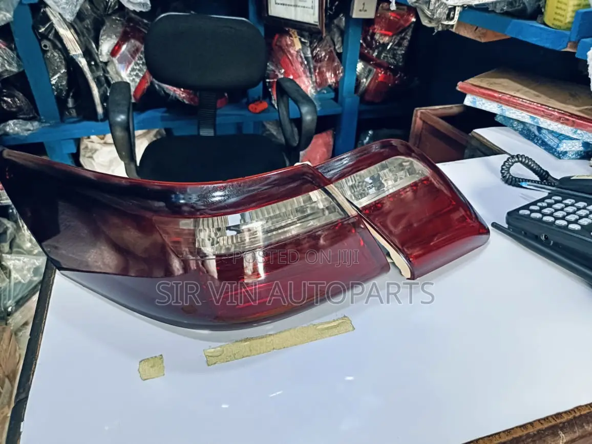 Yahoo Model Rearlight/Backlight For Toyota Camry 2007 (Used)