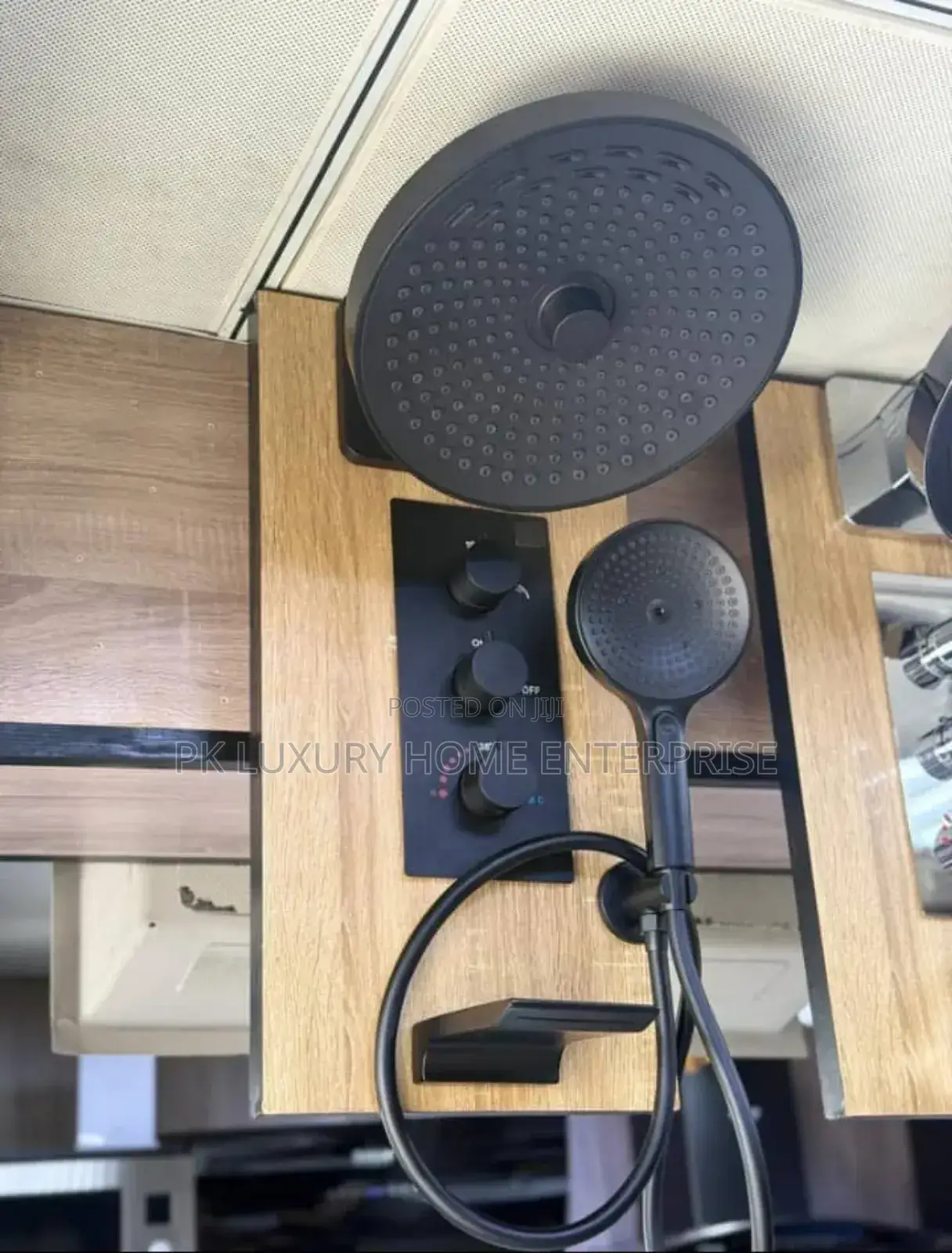 5 Way's Round Black Condit Shower