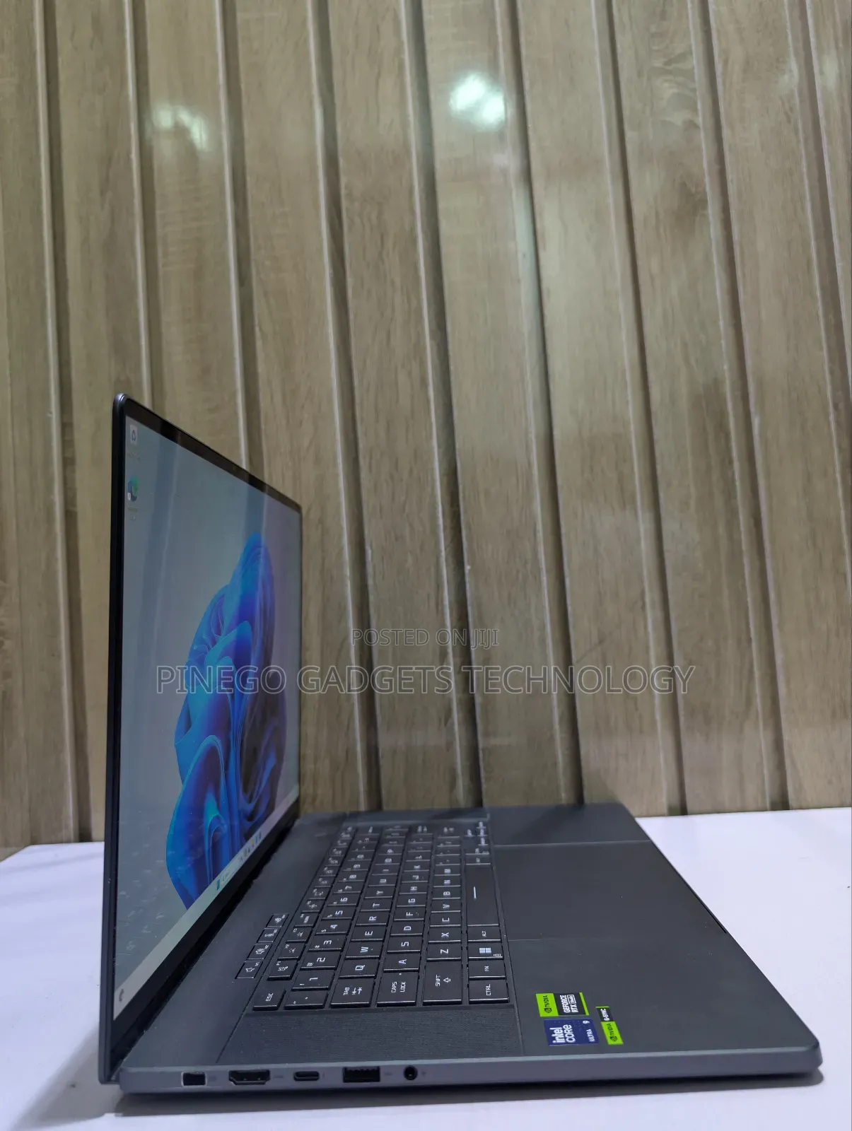 Laptop Asus ROG Zephyrus G16 16GB Intel Core Ultra 9 SSD 1T