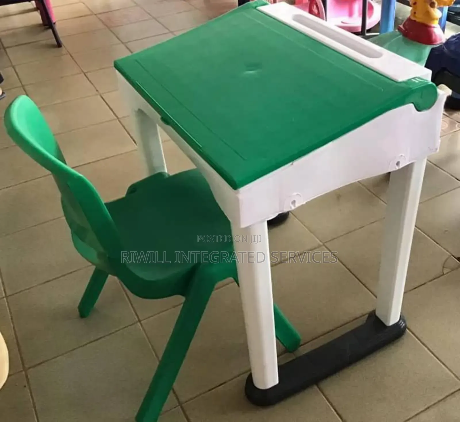Secondary School Desk and Table for School Àn