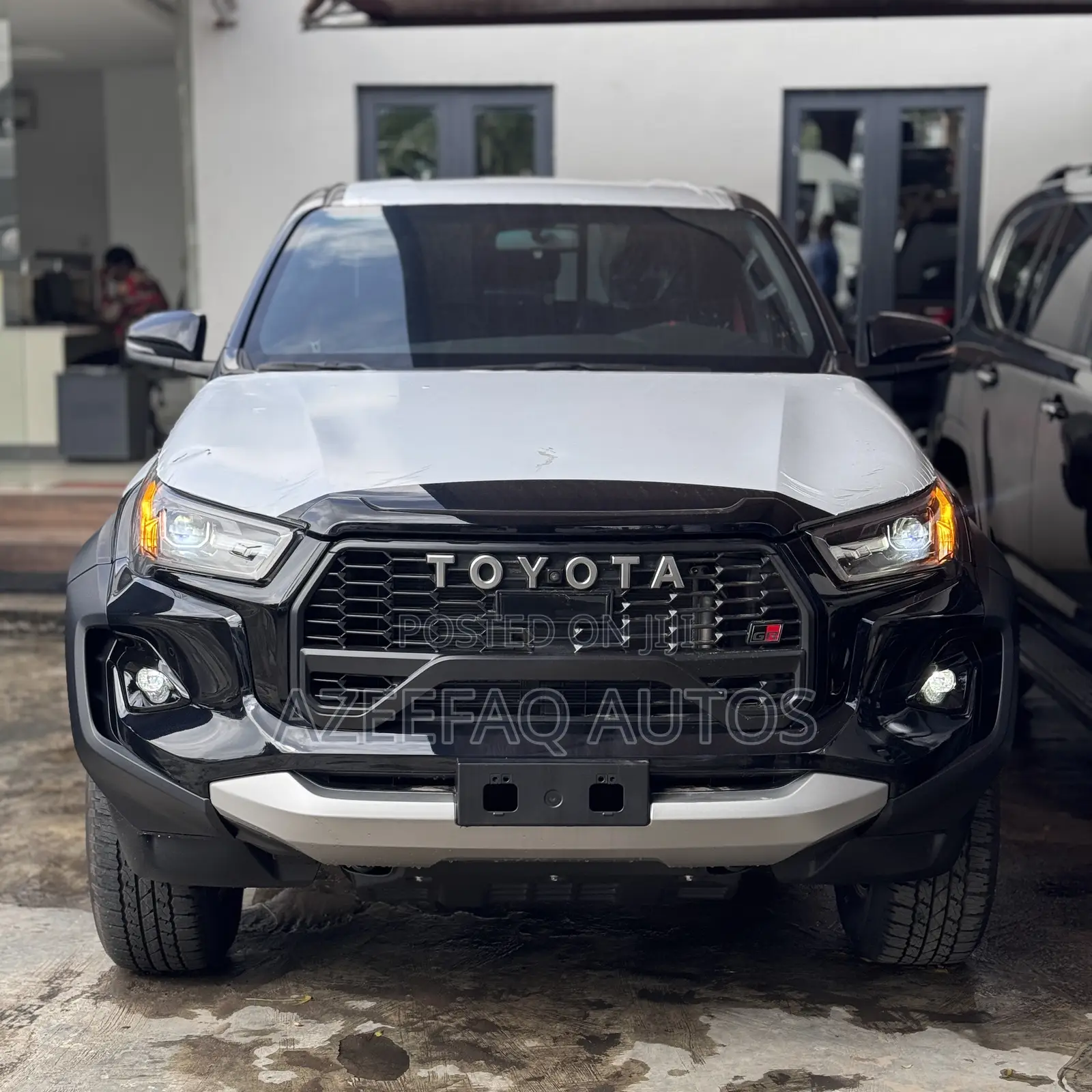 New Toyota Hilux 2025 Black