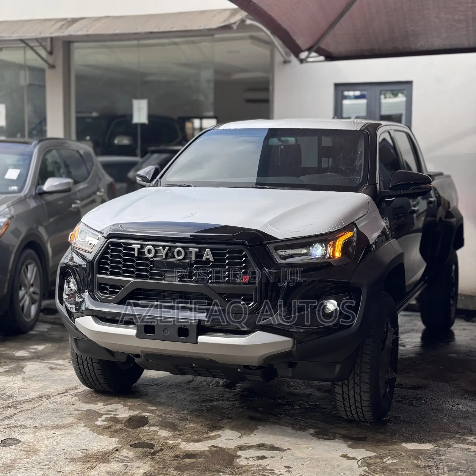 New Toyota Hilux 2025 Black
