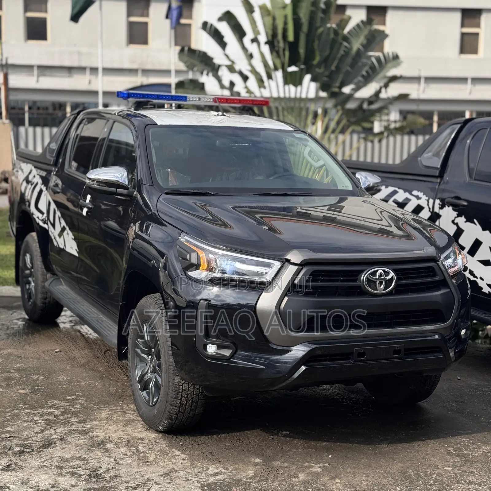 New Toyota Hilux 2025 Black