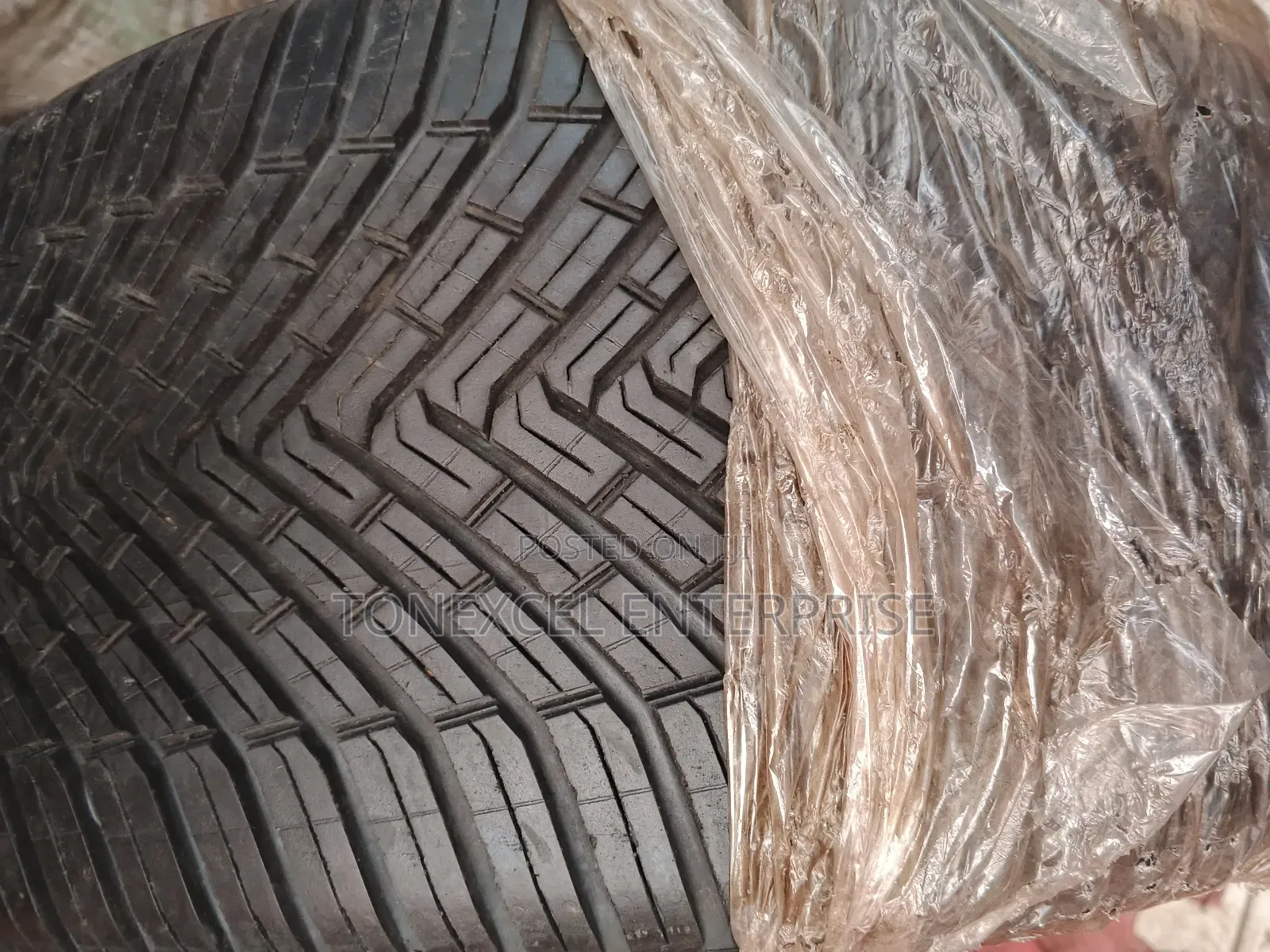 Latest Continental 255/40/18 Tyre . European Technology 