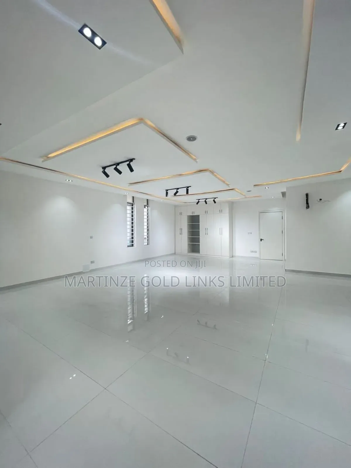 High Grade Luxurious Tiles