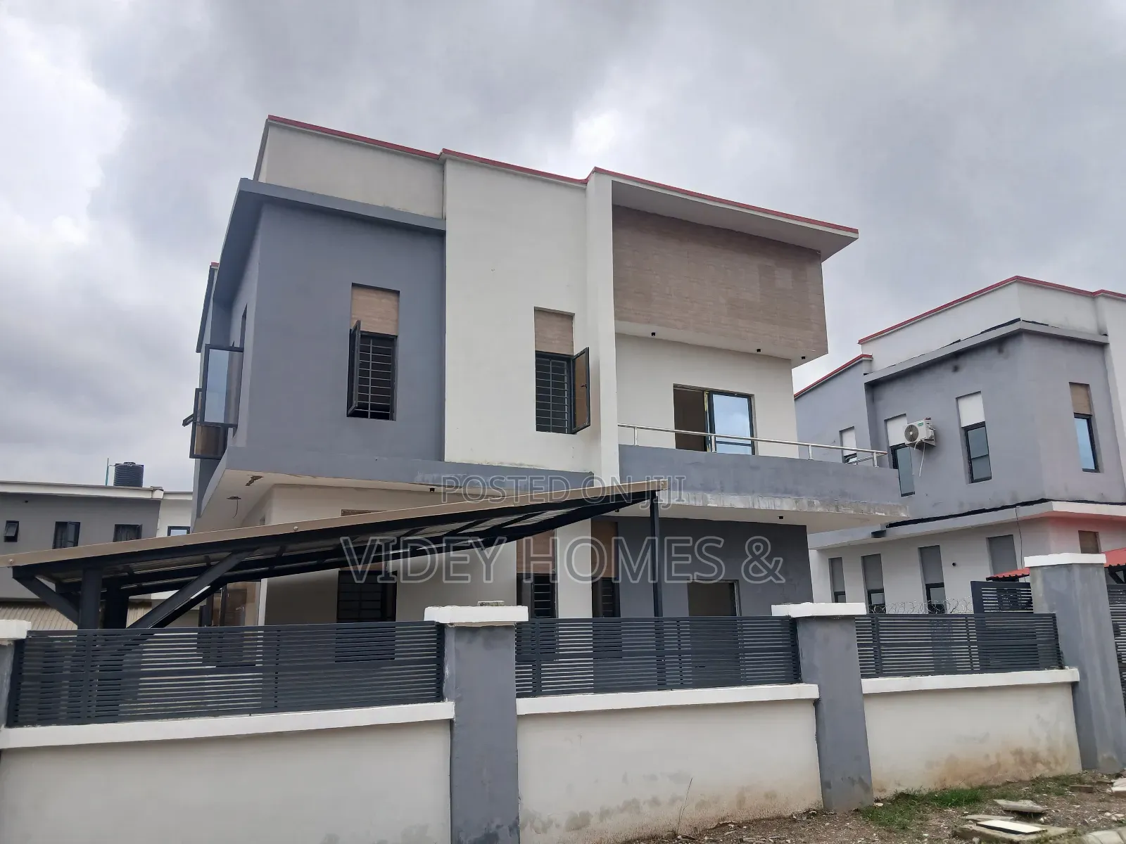 3bdrm Duplex in Sunnyvale 2, Dakwo District for rent