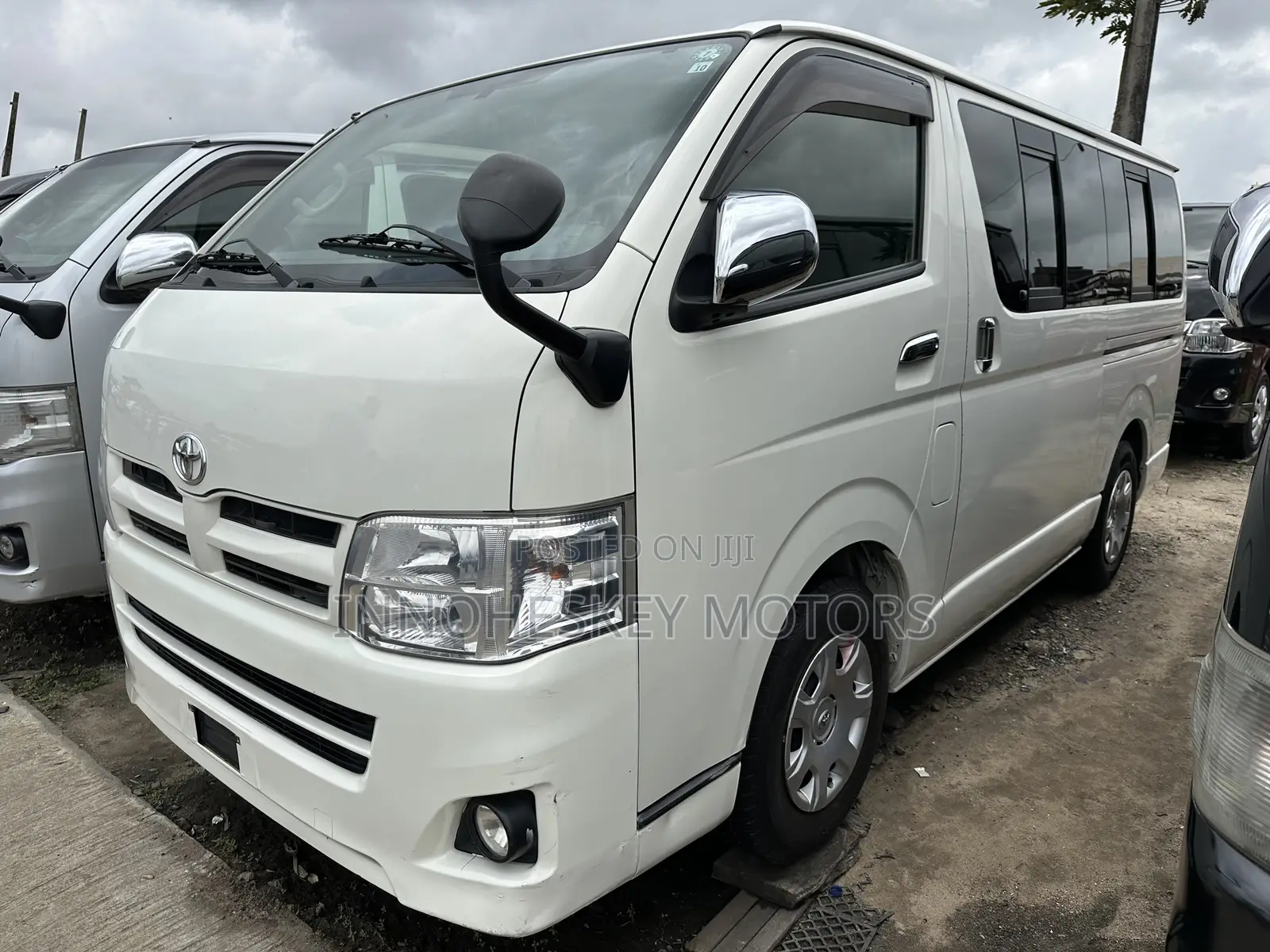 Toyota HiAce 2013 White