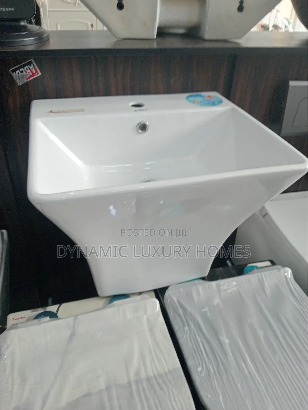 Ceramic Wall Hung Wash Hand Basin