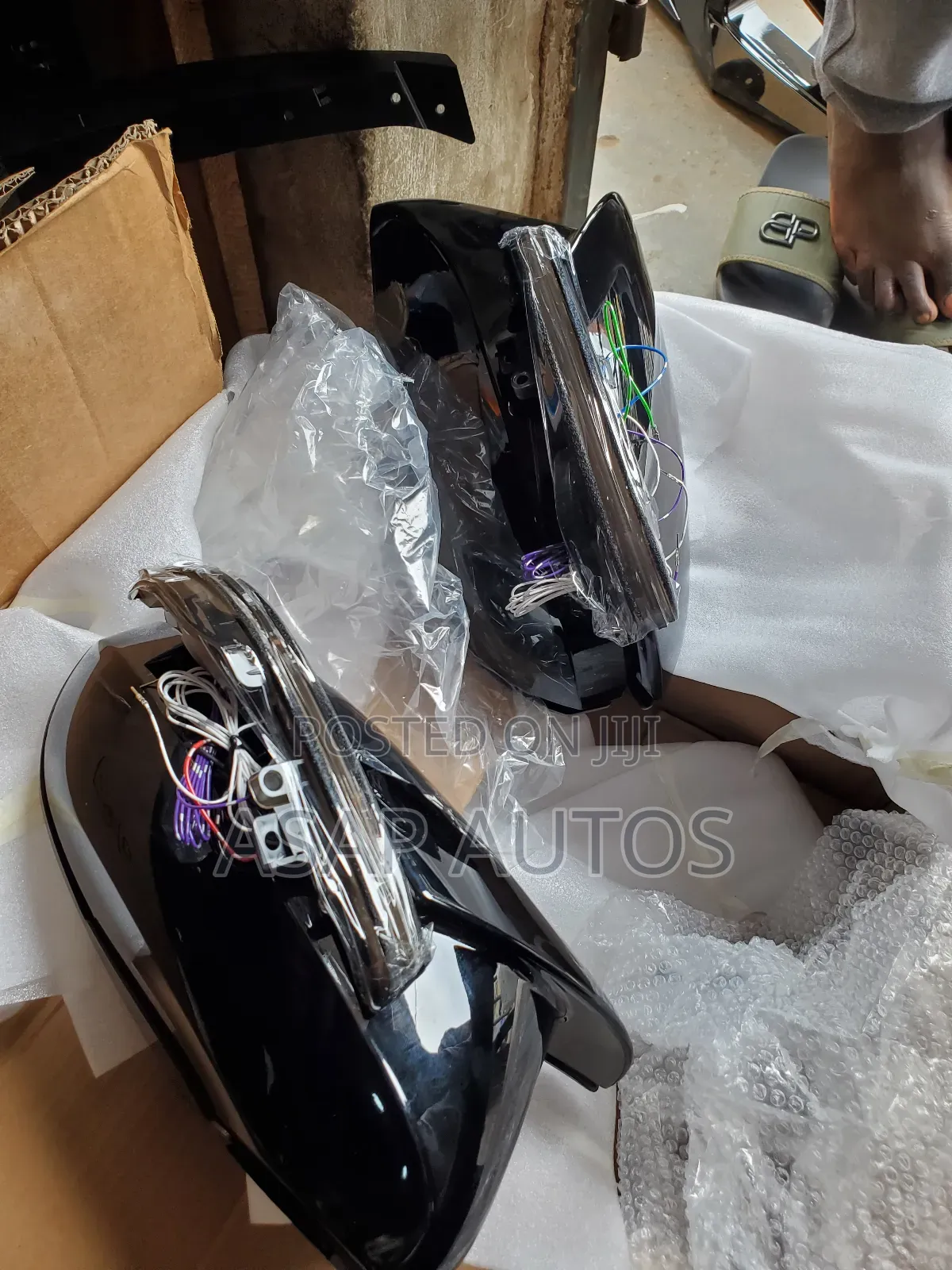 Bat Side-Mirror for Is250