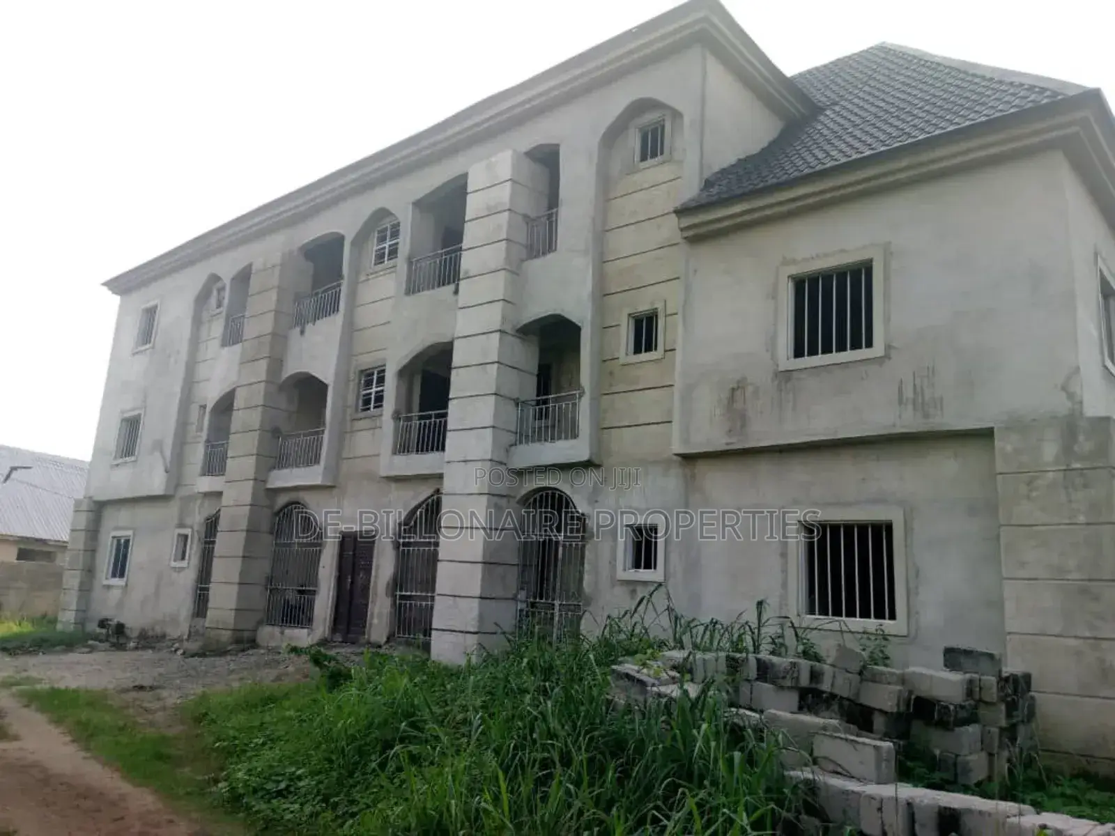 3bdrm Block of Flats in Owerri for sale