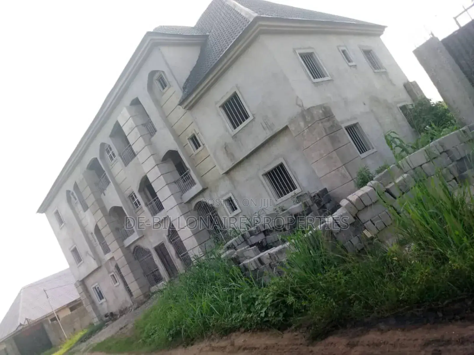 3bdrm Block of Flats in Owerri for sale