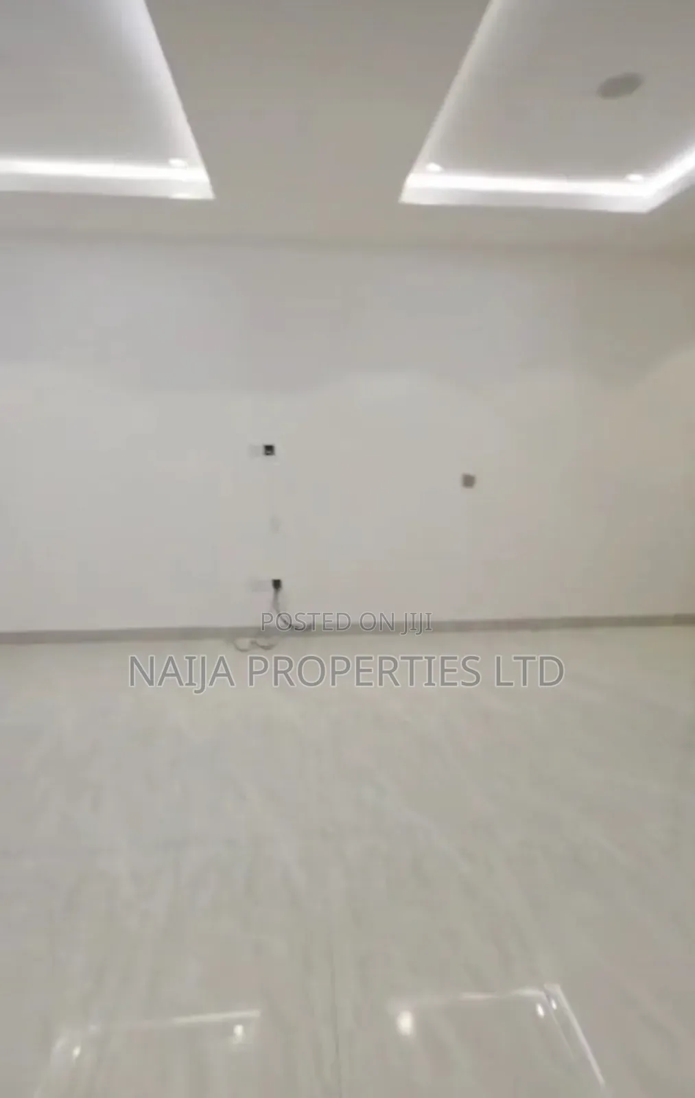 3bdrm Penthouse in Agungi, Lekki for sale