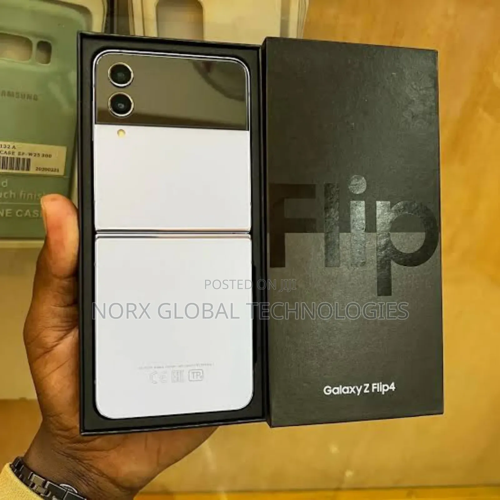 New Samsung Galaxy Z Flip4 128 GB