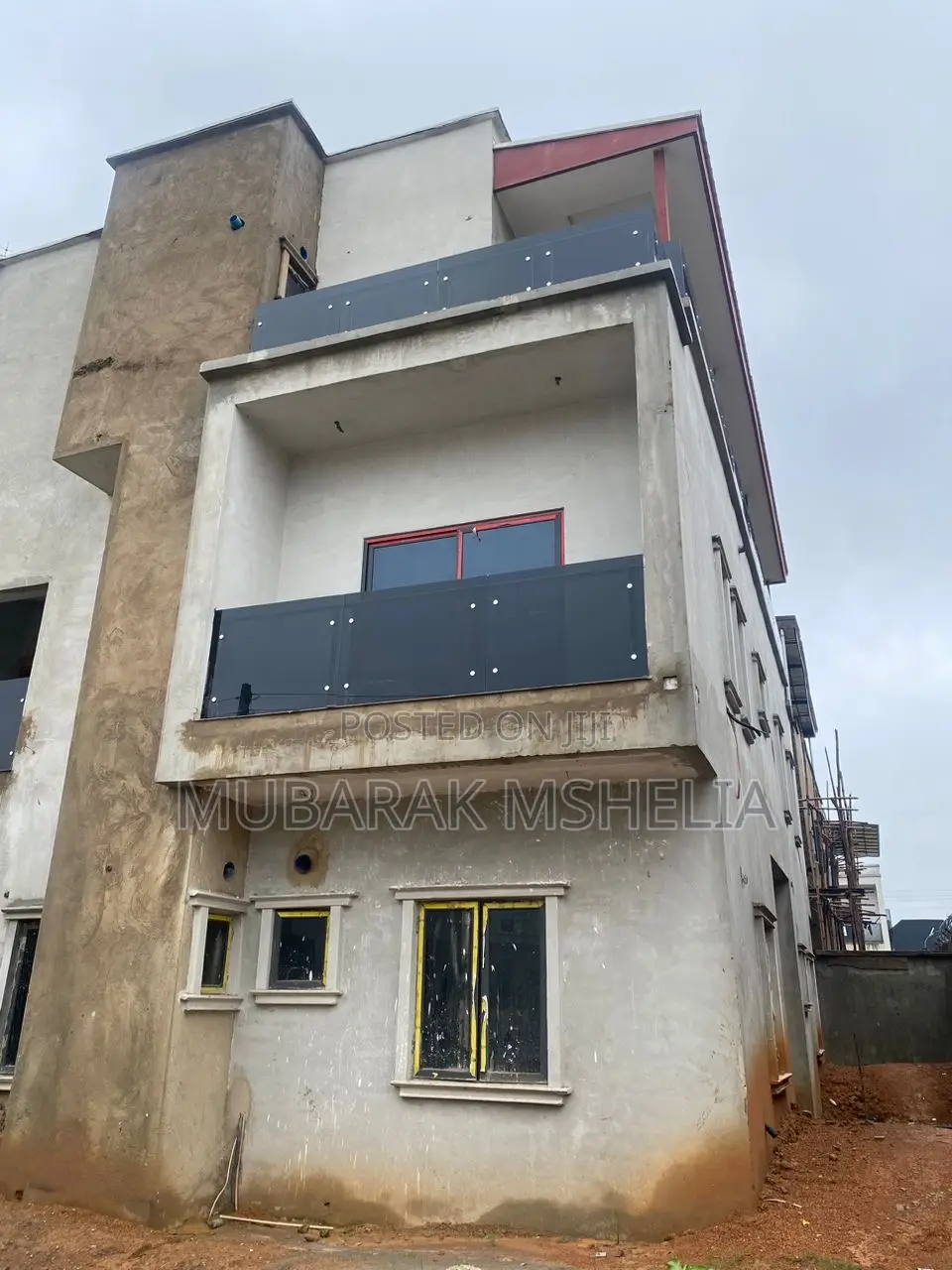 5bdrm Duplex in Idu Industrial for sale