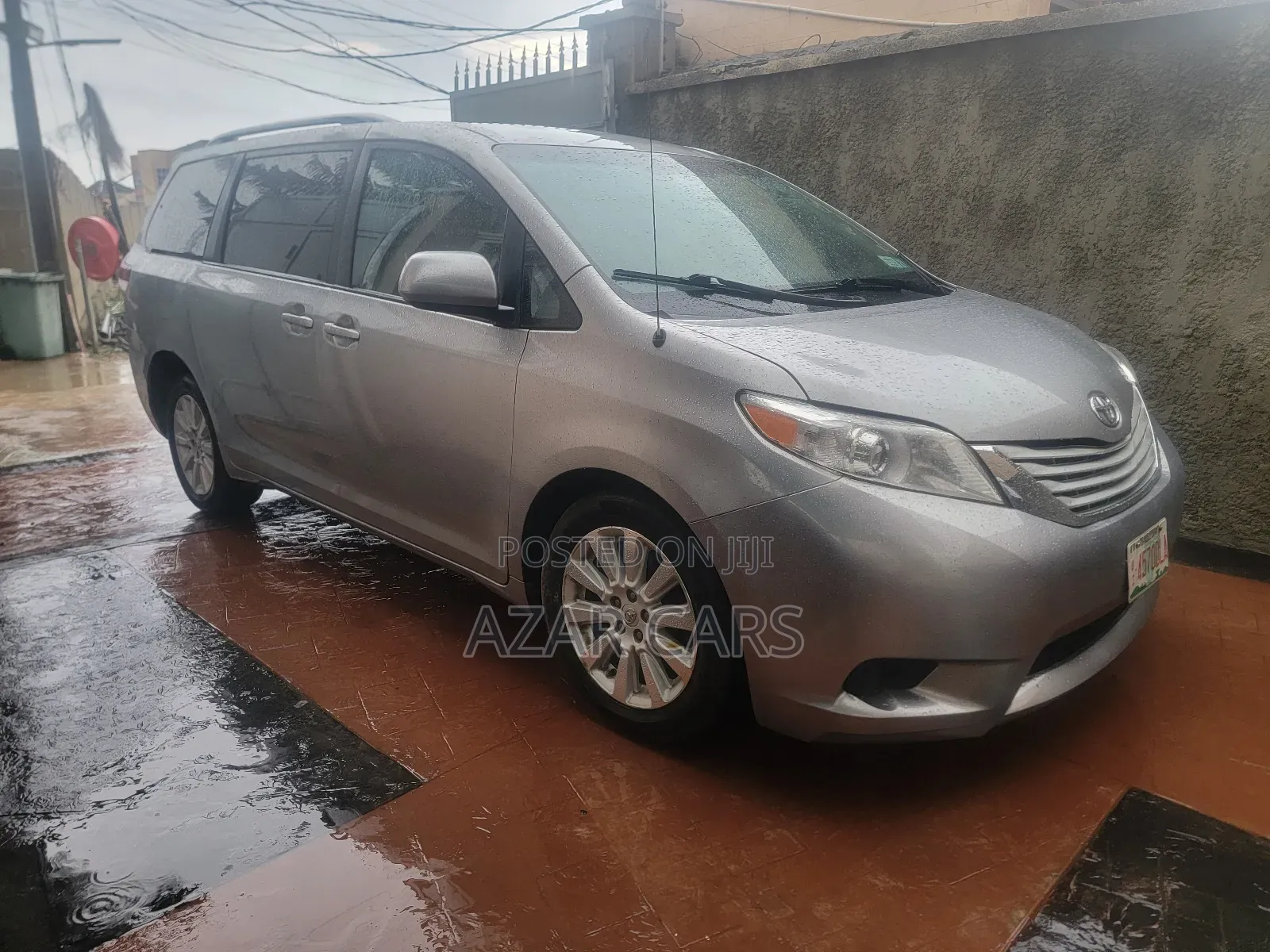Toyota Sienna Limited AWD 7-Passenger 2013 Gray