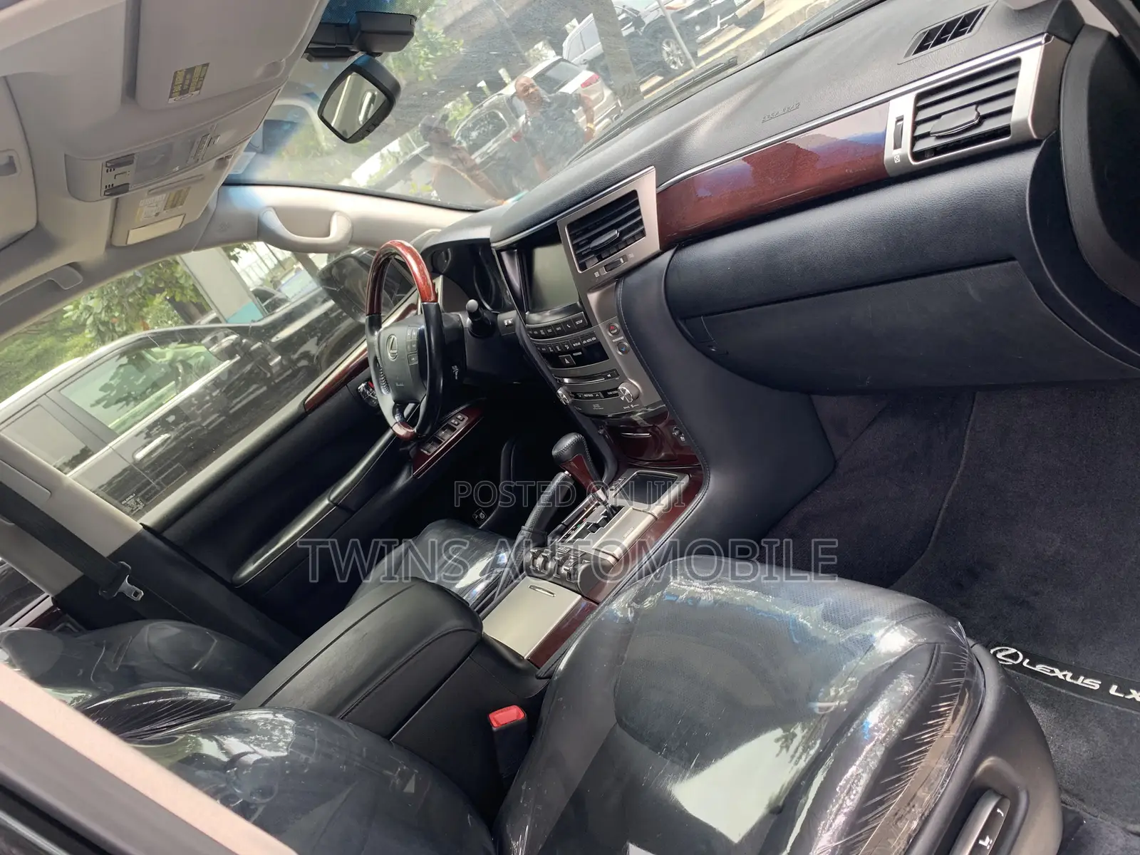 Lexus LX 570 (5 seats) AWD 2016 Black