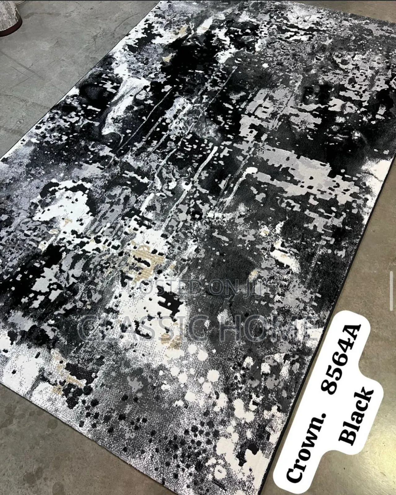 Black Crown Quality Center Rug