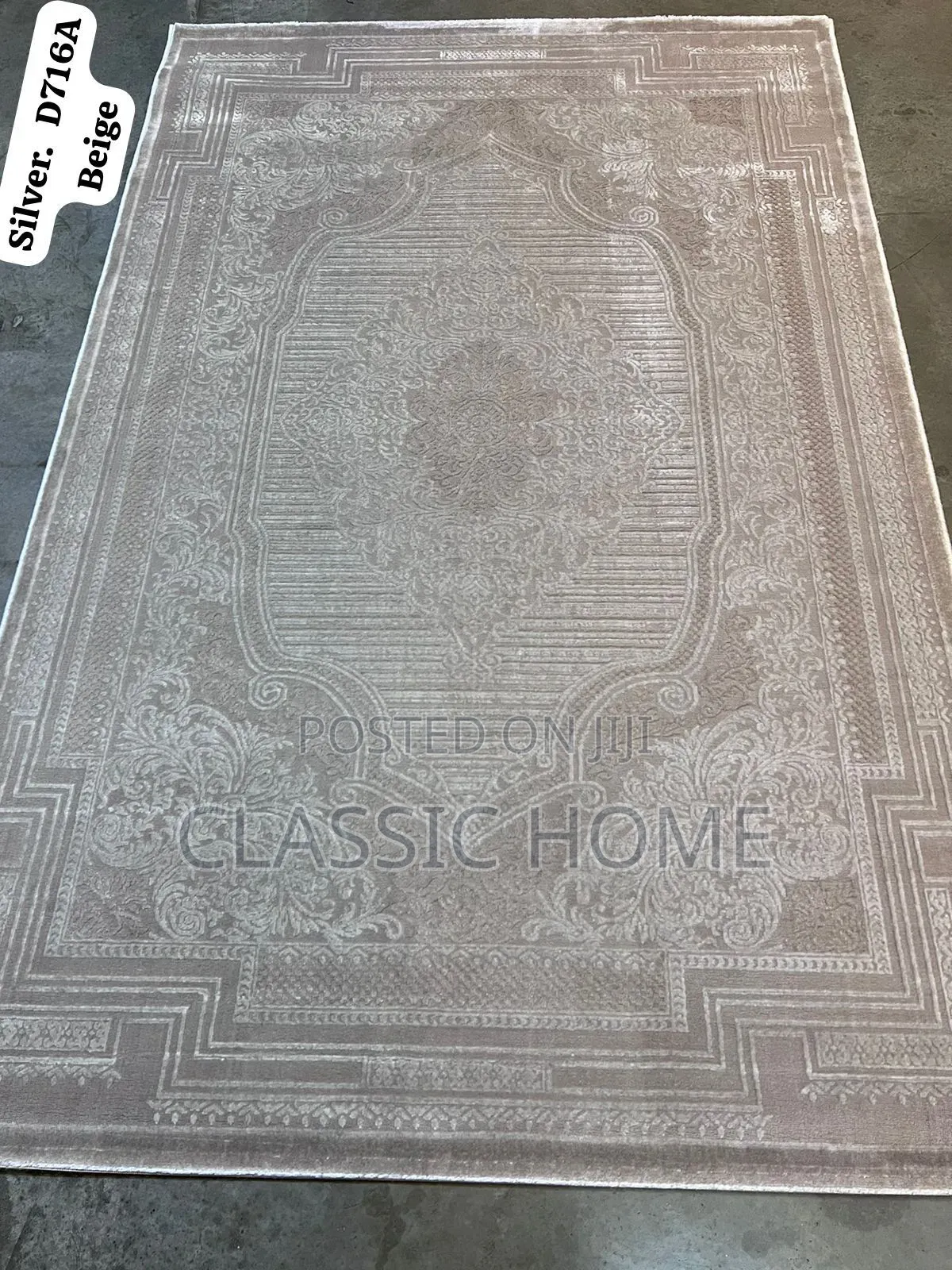 Extraordinary Silver Beige Center Rug