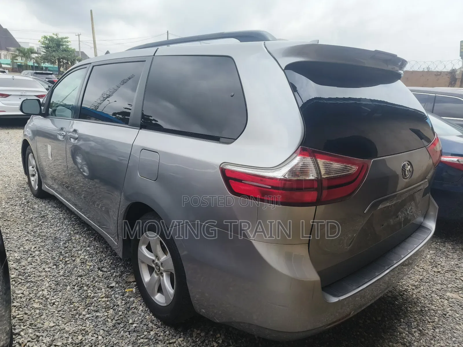 Toyota Sienna LE Mobility Auto Access (3.5L 6cyl 8A) 2018 Silver