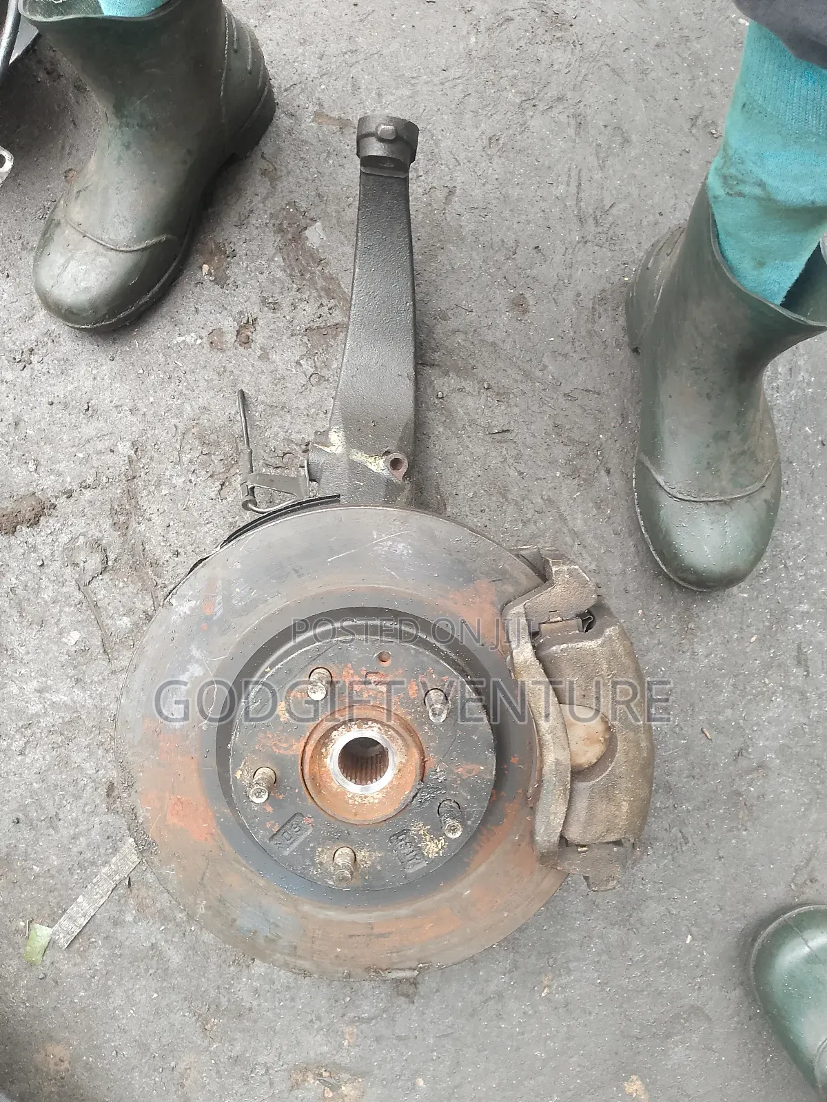 Front Hub Mazda 2010-2013