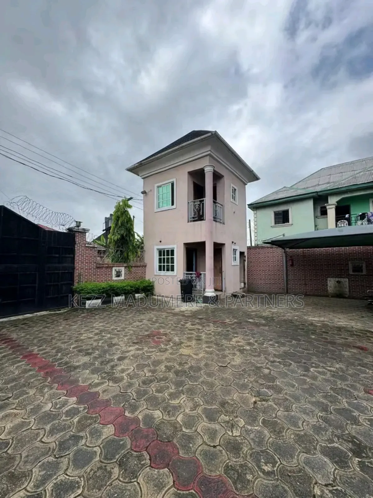 5bdrm Duplex in New Road Ada George for sale