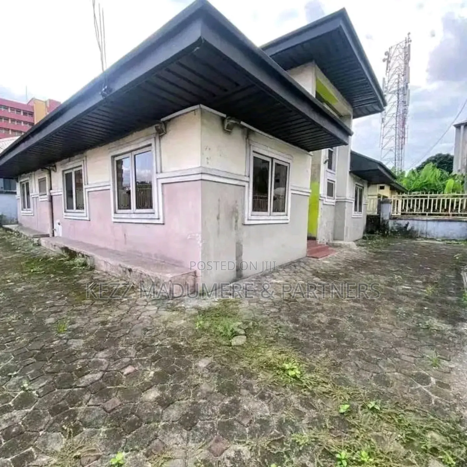 3bdrm Bungalow in Presidential Estate for sale