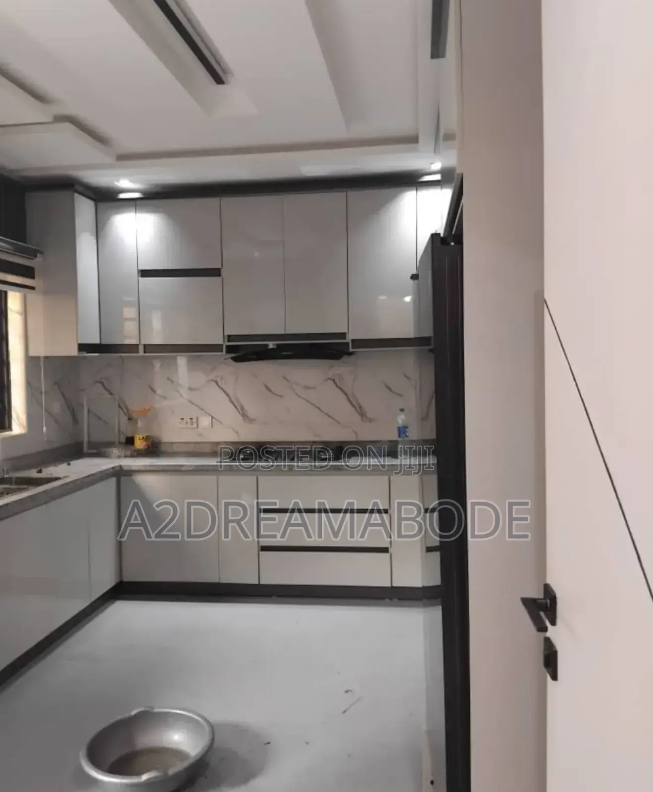 5bdrm Duplex in Omole Phase 1, Ikeja for rent