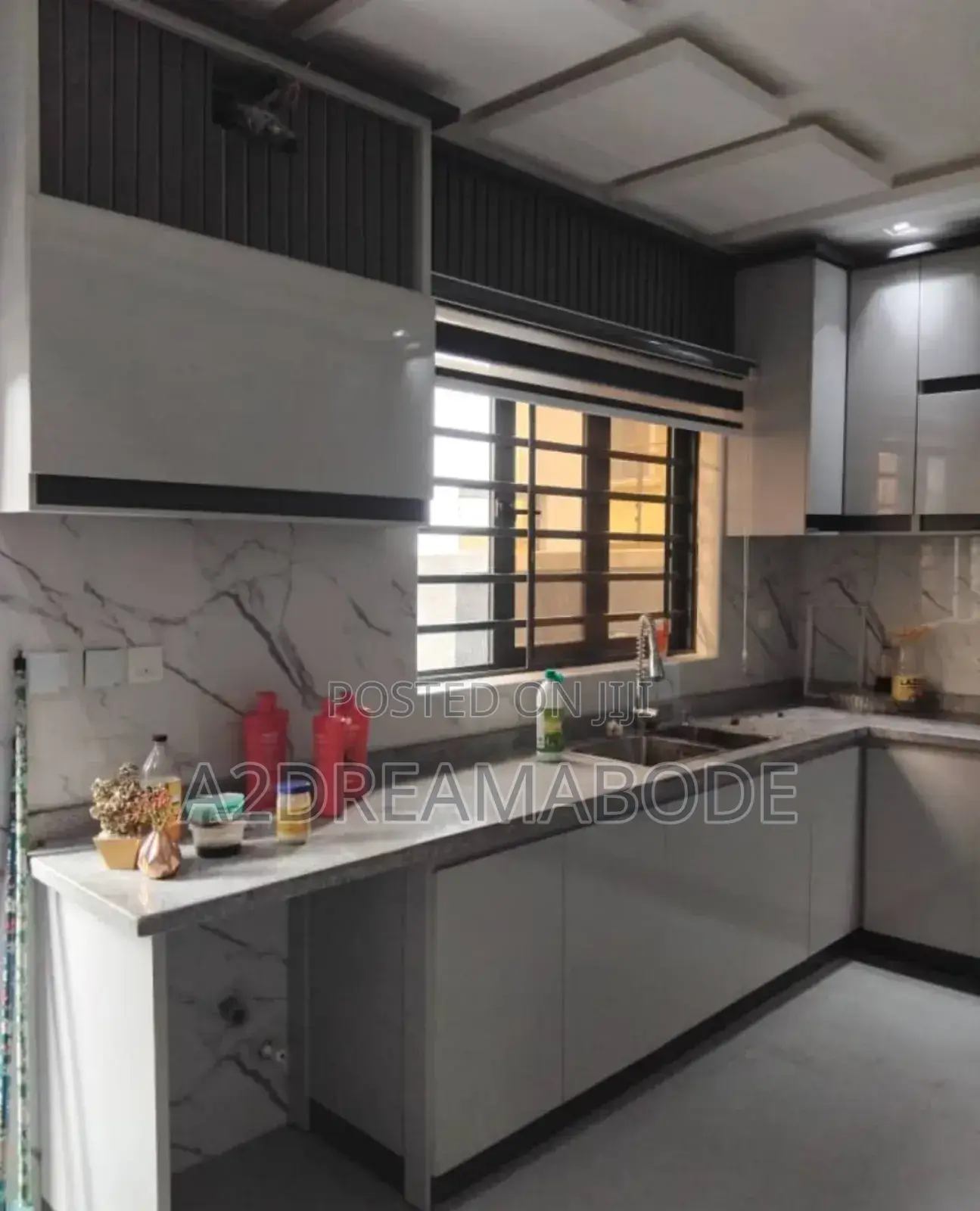 5bdrm Duplex in Omole Phase 1, Ikeja for rent