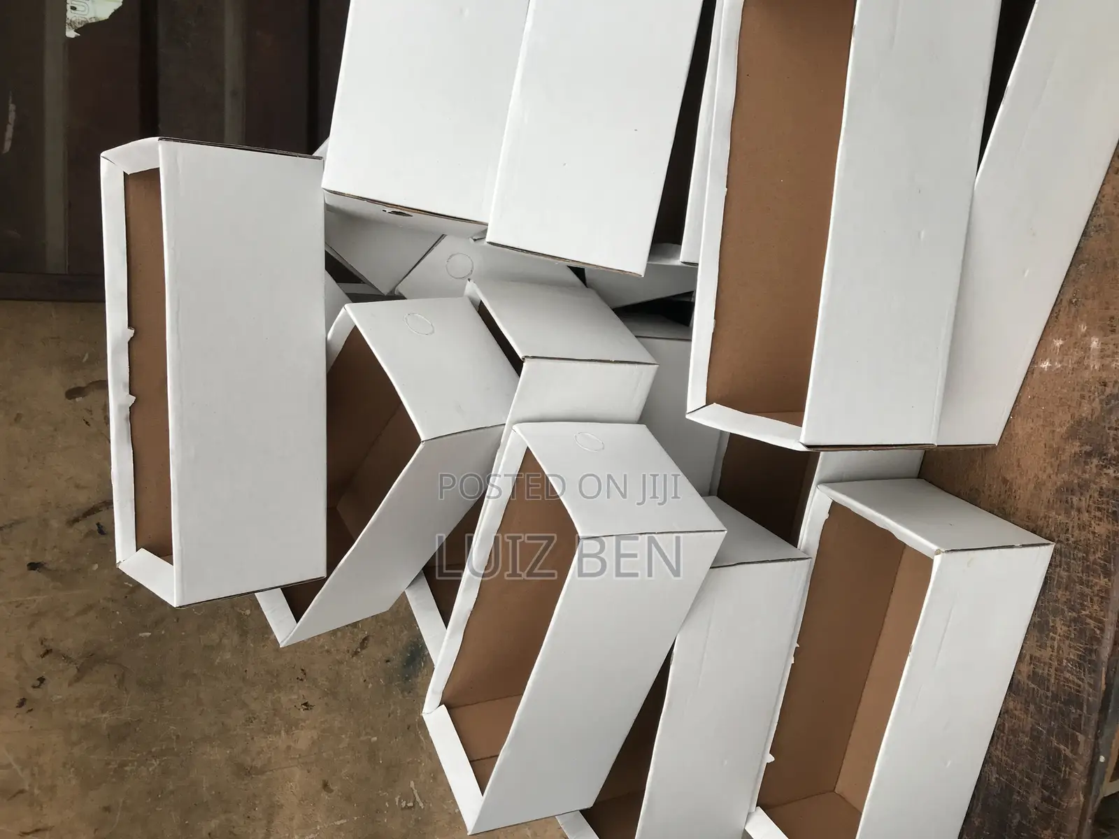 Very Neat and Affordable White Shoe Box Carton