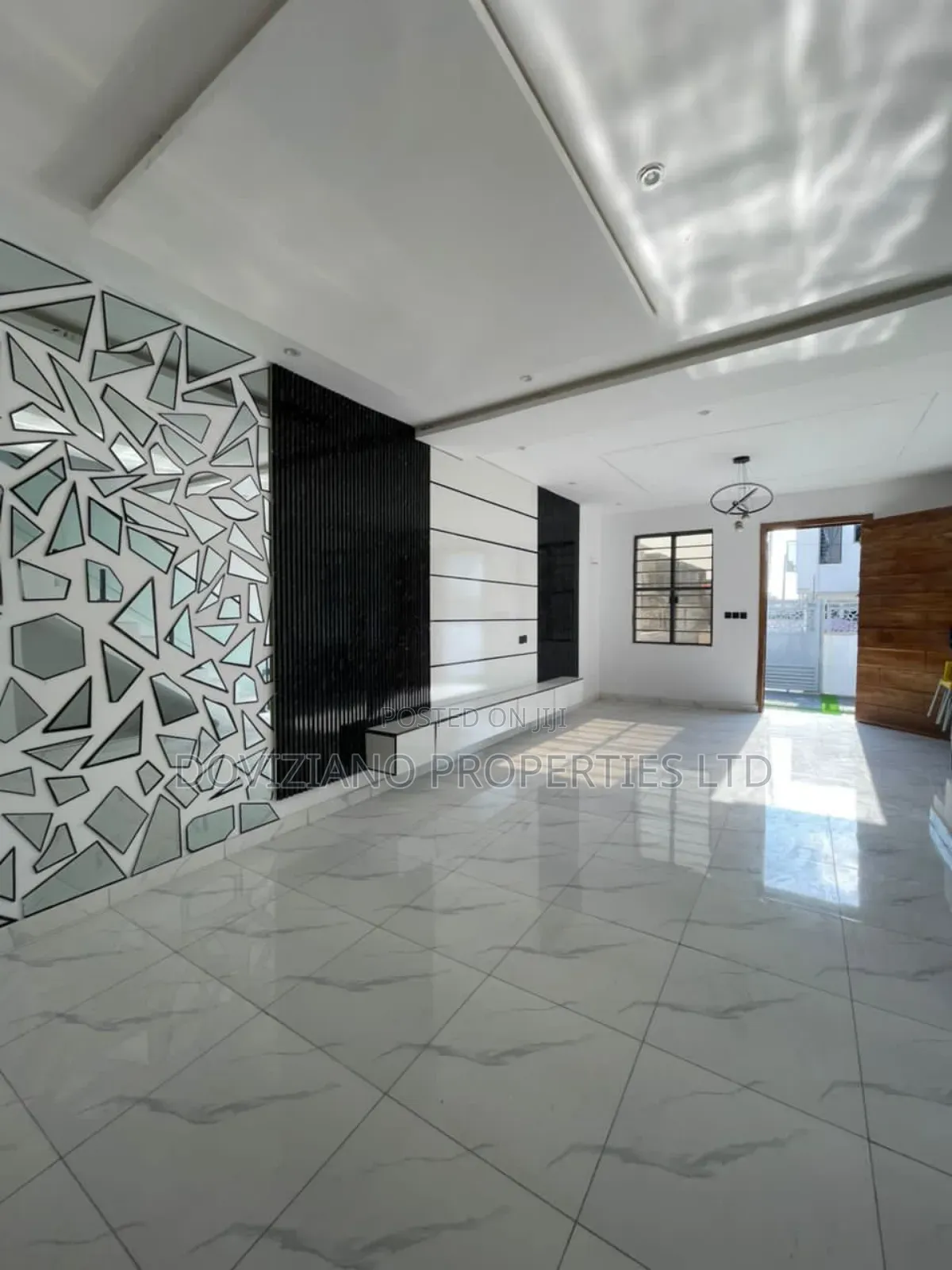 4bdrm Duplex in Ikota for sale