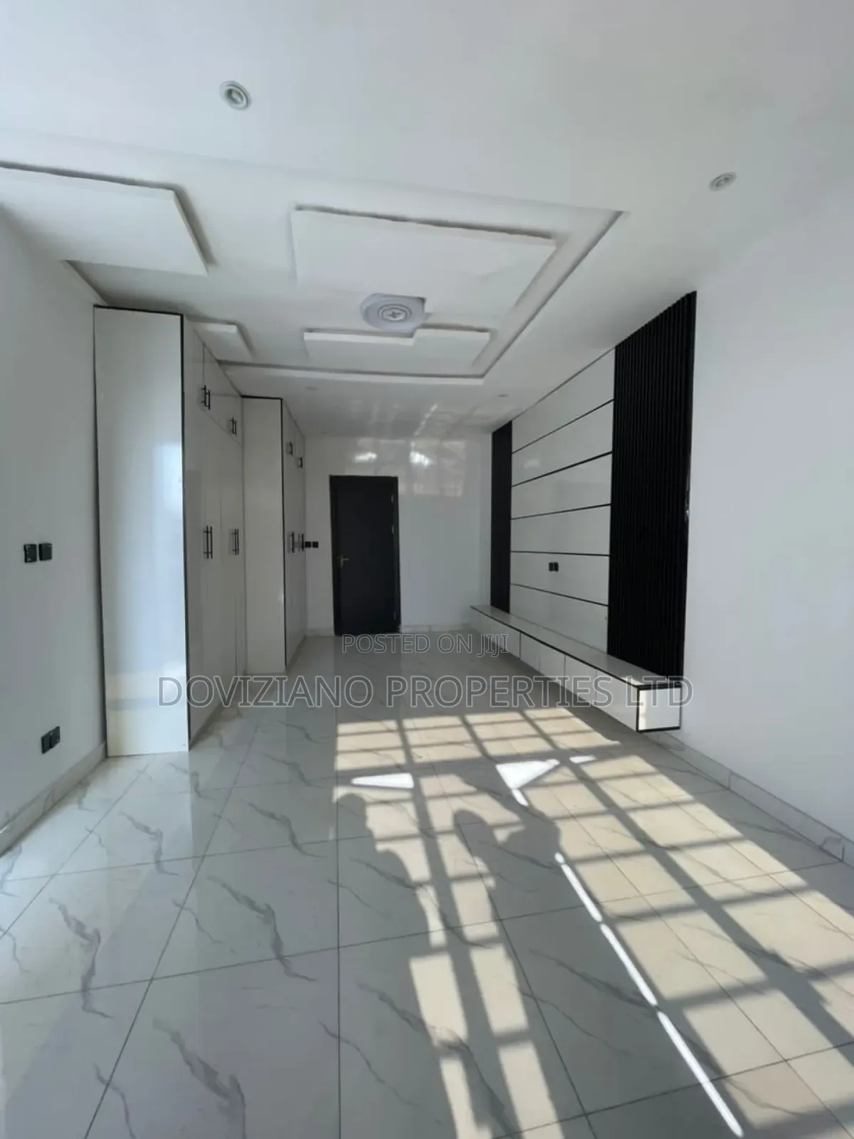 4bdrm Duplex in Ikota for sale