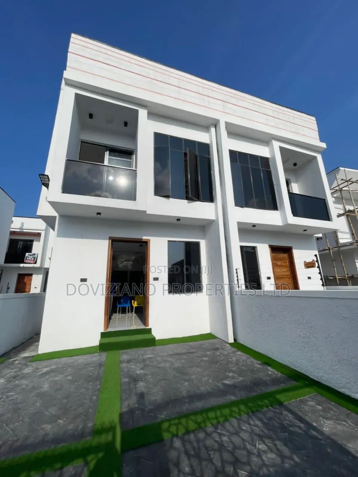 4bdrm Duplex in Ikota for sale